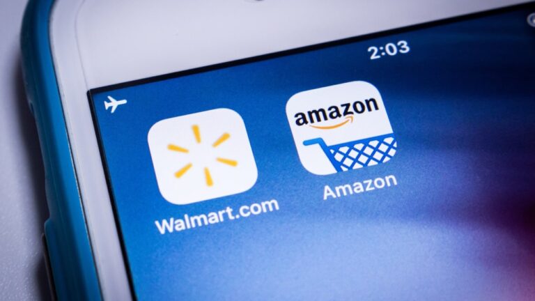 Walmart y Amazon consideran implementar stablecoins para transformar los pagos y disminuir gastos.