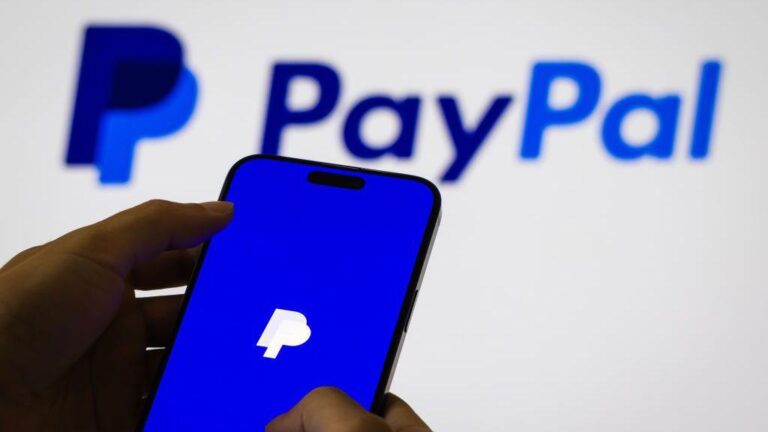 PayPal implementa notificaciones inteligentes para evitar fraudes en transacciones entre usuarios.