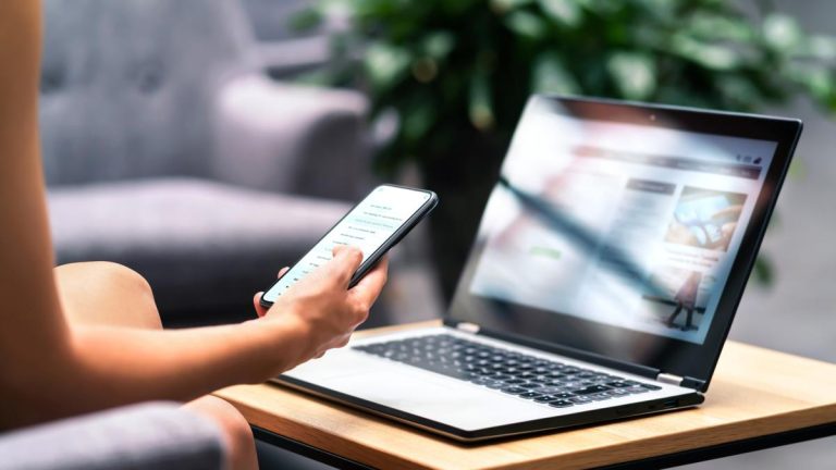 Descubre Cómo los Consumidores Aprovechan la Inteligencia Artificial para sus Compras Navideñas