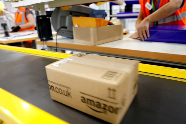 Amazon, el ‘gigante’ del e-commerce, reporta 65.854 millones de ganancias en 2025, ¡un aumento del 31%! Pero sufre caídas en la Bolsa.