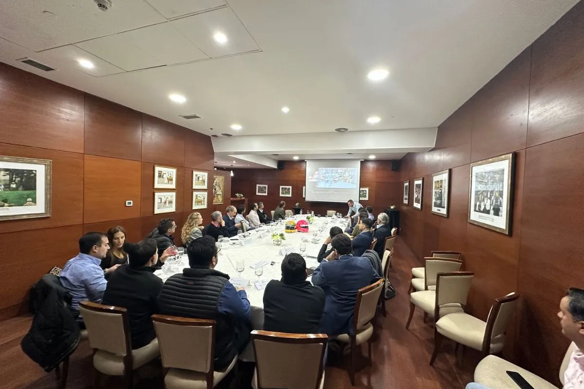 Diálogo entre líderes